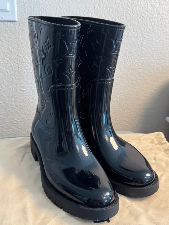 NWT Louis Vuitton Black Patent Monogram Mid-Calf Rain Boots - Picture 3 of 8